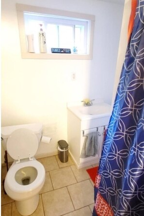 Shared Dormitory, 1 Bedroom | Bathroom