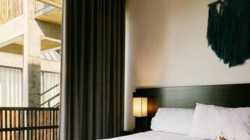 Escrivaninha, espaço de trabalho para notebook, Wi-Fi de cortesia