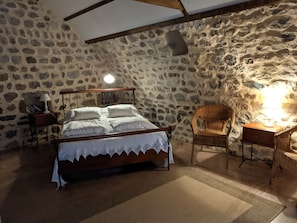 3 bedrooms, iron/ironing board, travel cot, free WiFi