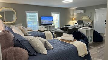 4 bedrooms, desk, iron/ironing board, travel crib