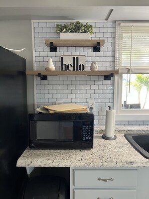 Interior - 4 bedroom Retreat Sleeps 11 with Dock on Lake Weir near The Villages & Orlando (Summerfield)