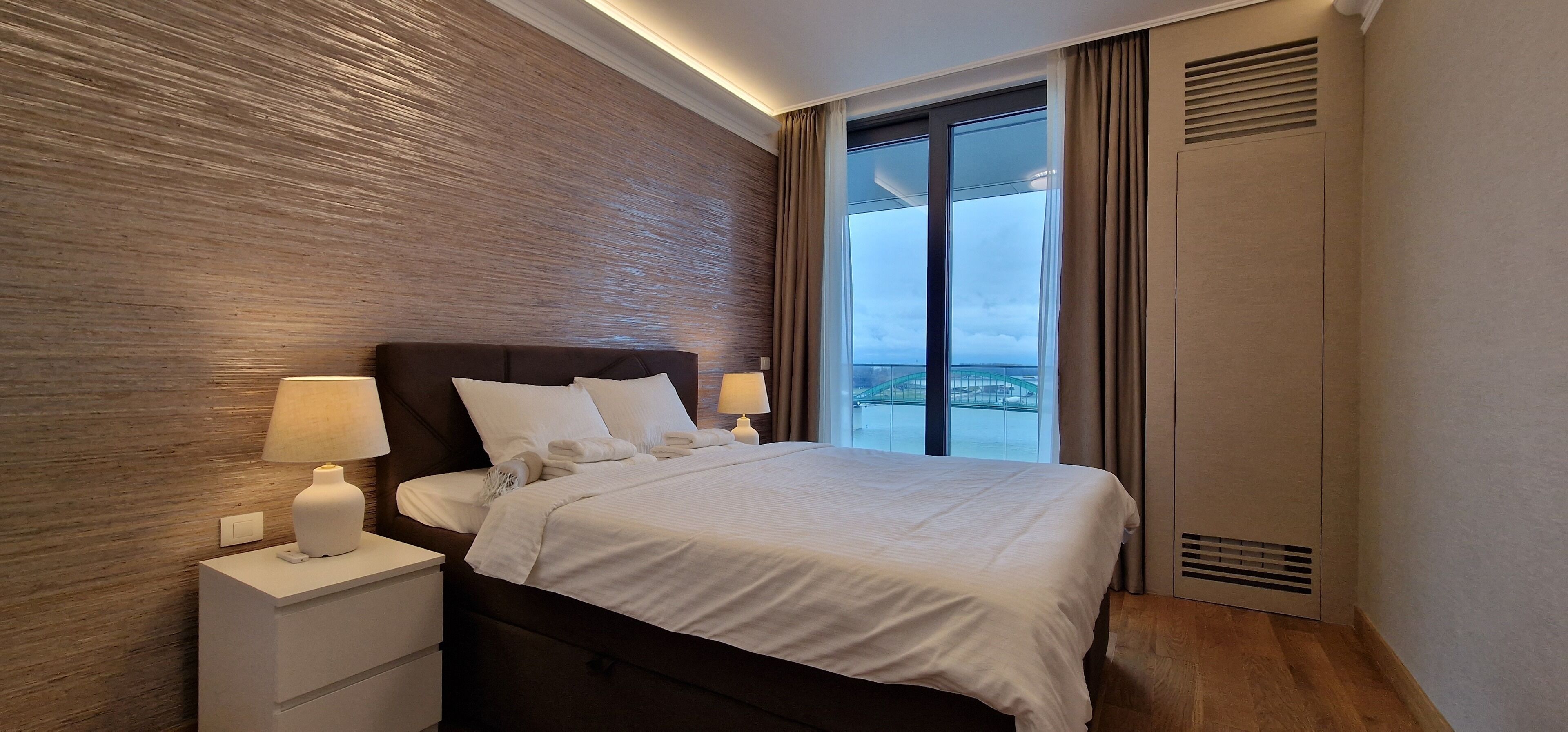 Apartemen Mewah | Brankas, kedap suara, setrika/meja setrika, dan Wi-Fi gratis