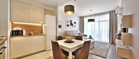 Exclusive Apartment | Dapur peribadi | Kerusi tinggi