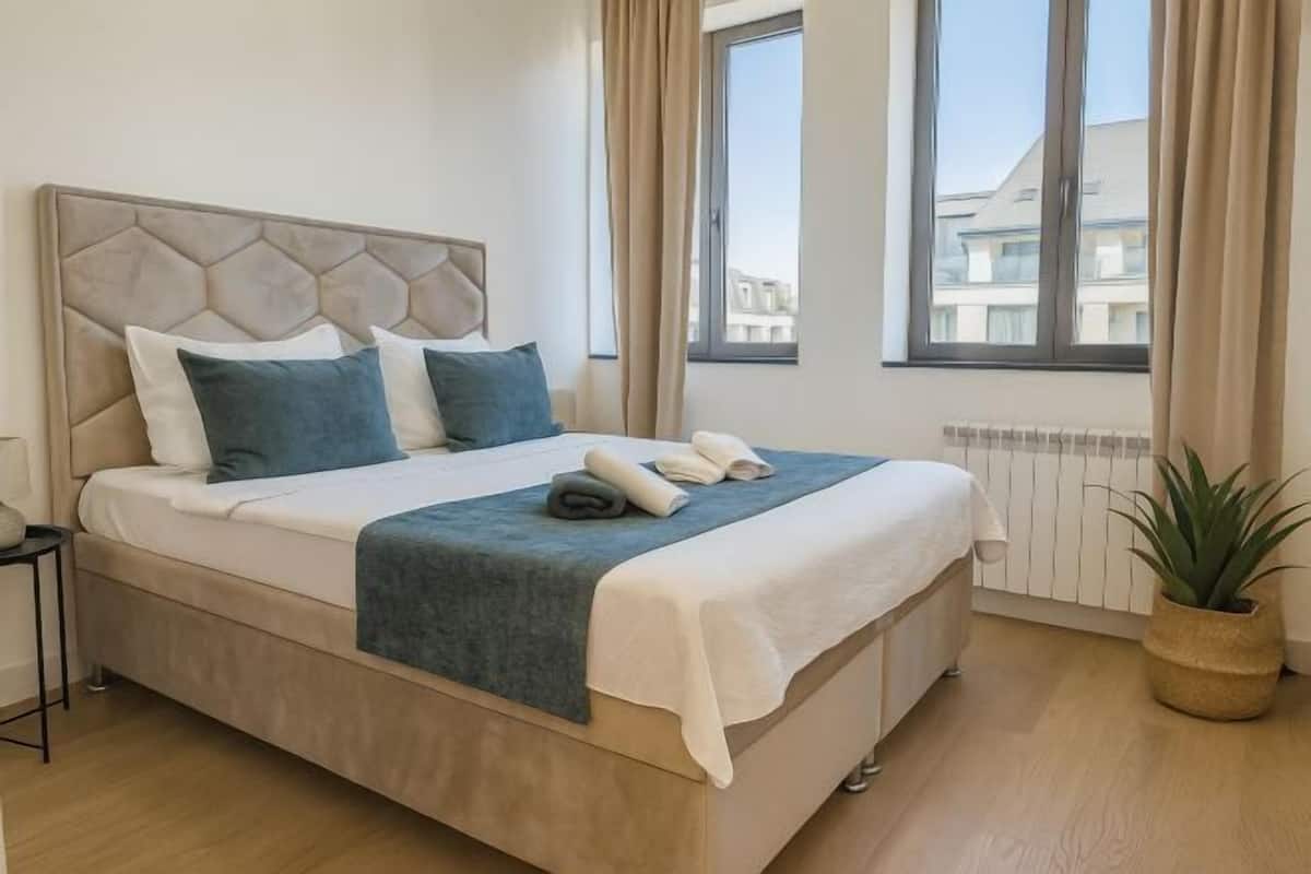 2 bedrooms, in-room safe, soundproofing, iron/ironing board