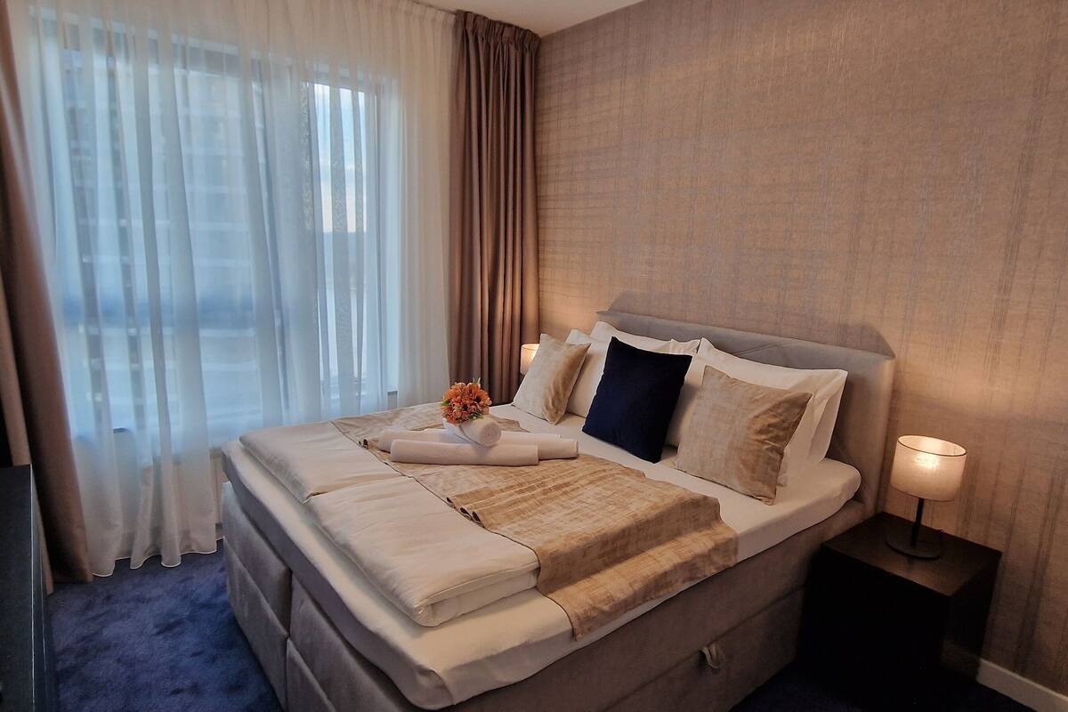 Apartemen Deluks | Brankas, kedap suara, setrika/meja setrika, dan Wi-Fi gratis