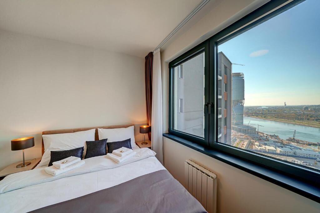 Brankas, kedap suara, setrika/meja setrika, dan Wi-Fi gratis