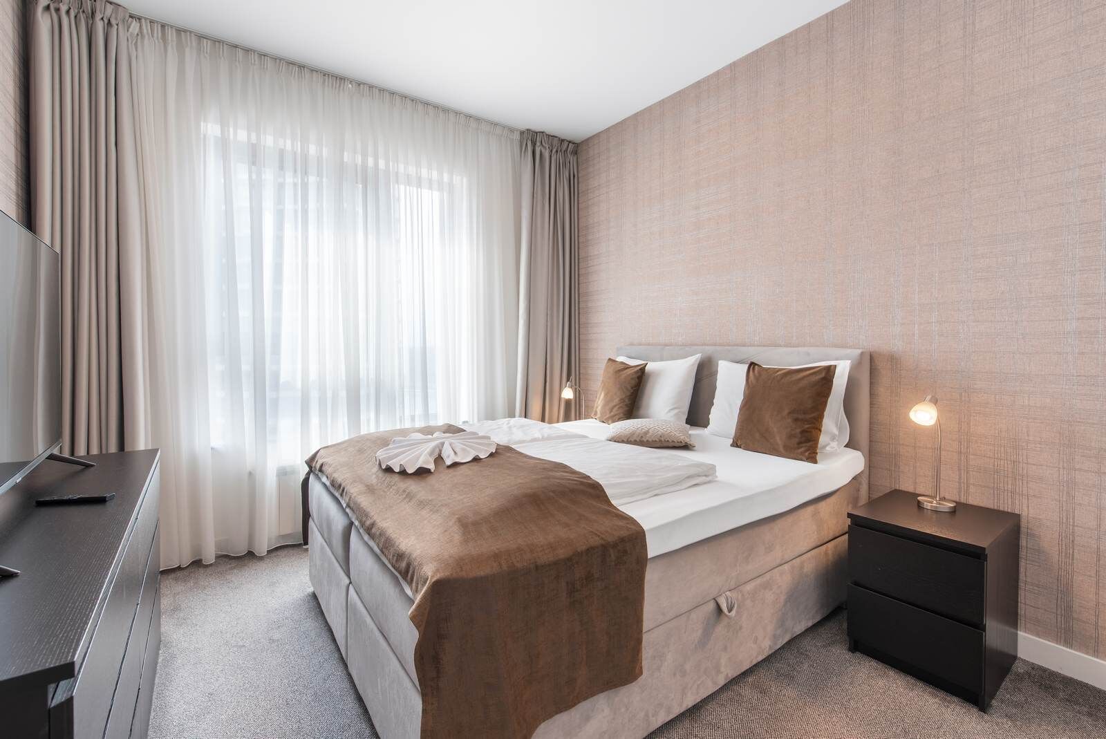 Superior Apartment | In-room safe, desk, laptop workspace, soundproofing