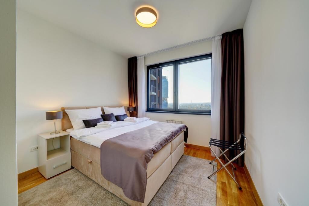 Brankas, kedap suara, setrika/meja setrika, dan Wi-Fi gratis