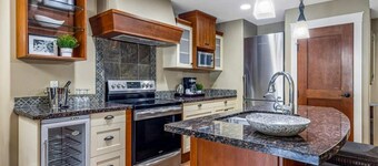 Luxury Condo in Solara Resort and Spa Canmore