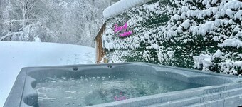 Poconos Escape w/ Full Game Room Theater & Hot Tub