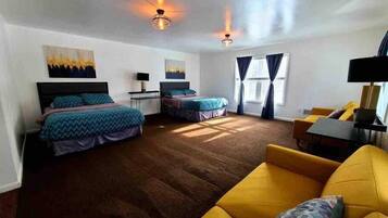4 bedrooms, iron/ironing board, WiFi