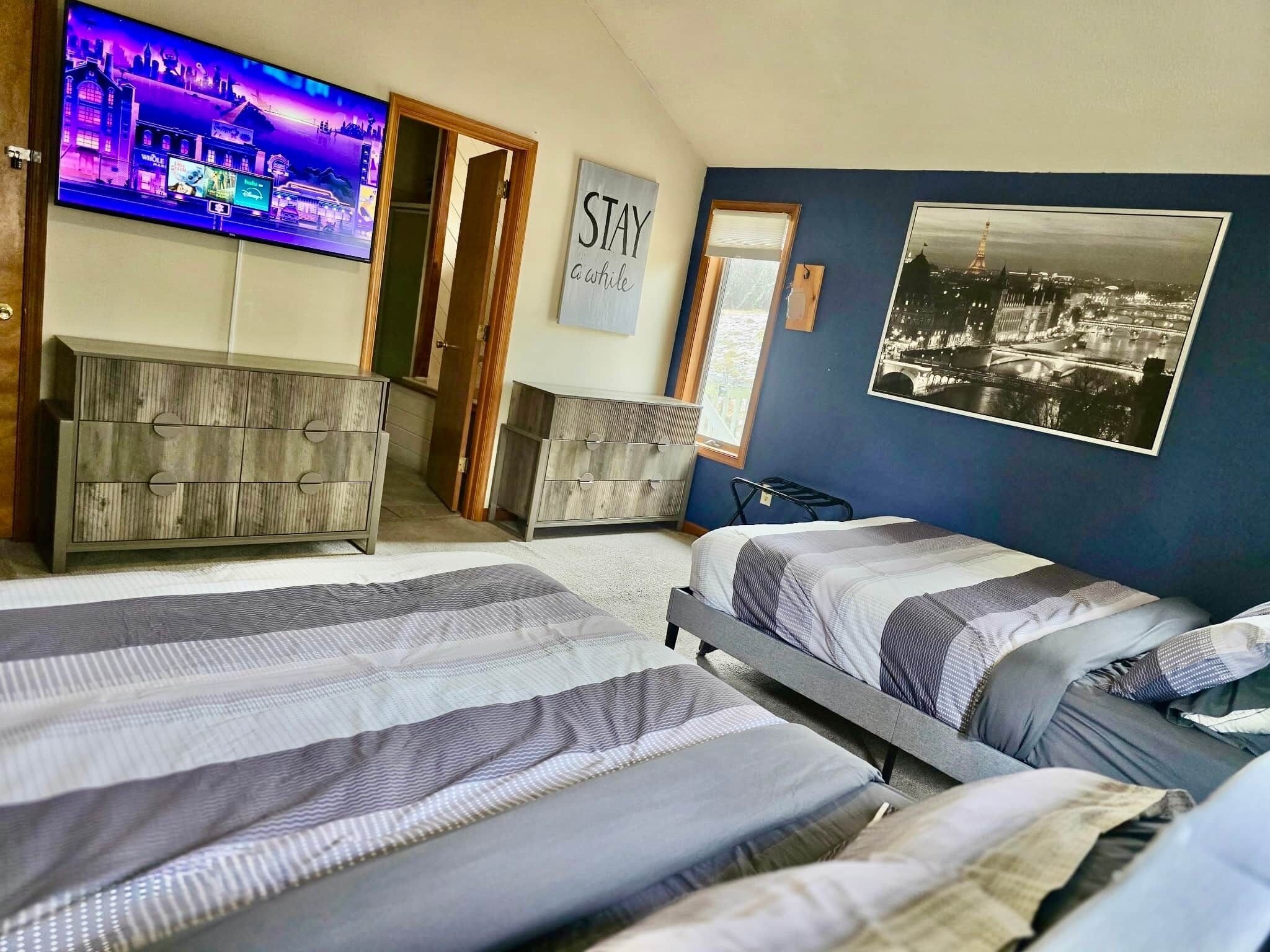 4 bedrooms, iron/ironing board, WiFi, bed sheets
