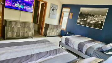 4 bedrooms, iron/ironing board, WiFi, bed sheets