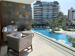 Outdoor pool, a heated pool