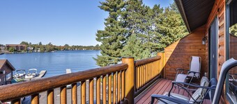 Minocqua Lake Condo! Walk 2 Downtown! Fall Weekends Open! Dock available!