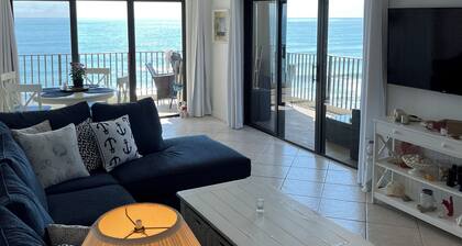 Spectacular 7th floor condo on the beach, south east Corner unit