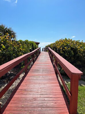 Property grounds - Spectacular 7th floor condo on the beach, south east Corner unit (Jensen Beach)