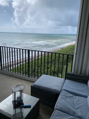 Property grounds - Spectacular 7th floor condo on the beach,  south east Corner unit (Jensen Beach)