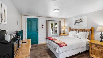 1 bedroom, iron/ironing board, travel crib, free internet