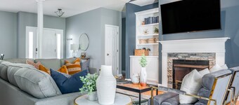 Modern home! Golf Simulator - Poker - Pet Friendly