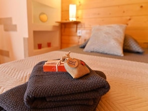 3 soverom, strykejern/-brett, wi-fi og sengetøy