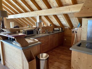 Fridge, microwave, oven, stovetop - Luxury chalet 160 m2 for 10 people, shuttle bus at 50m, 3mn from the lifts (Vars)