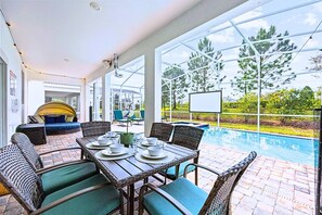 Outdoor dining - 2 MovieTheaters!Water Park,Star Wars Game Room, Frozen and Spider Man rooms (Davenport)