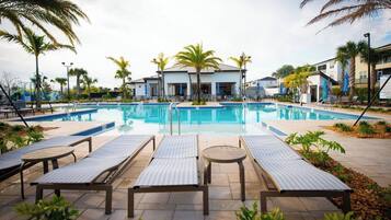 Udendørs pool, opvarmet pool