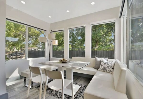 Smart TV - 8 ppl/Close to Wynwood/Gated home (Miami)