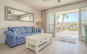 Living area - Crystal Calm, great neighborhood and great views! (Destin)