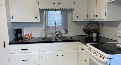 Minutes From Hershey! Perfect for a small family. Private backyard