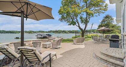 Runyan Lake House / 4 Private Suites - Sleeps 13