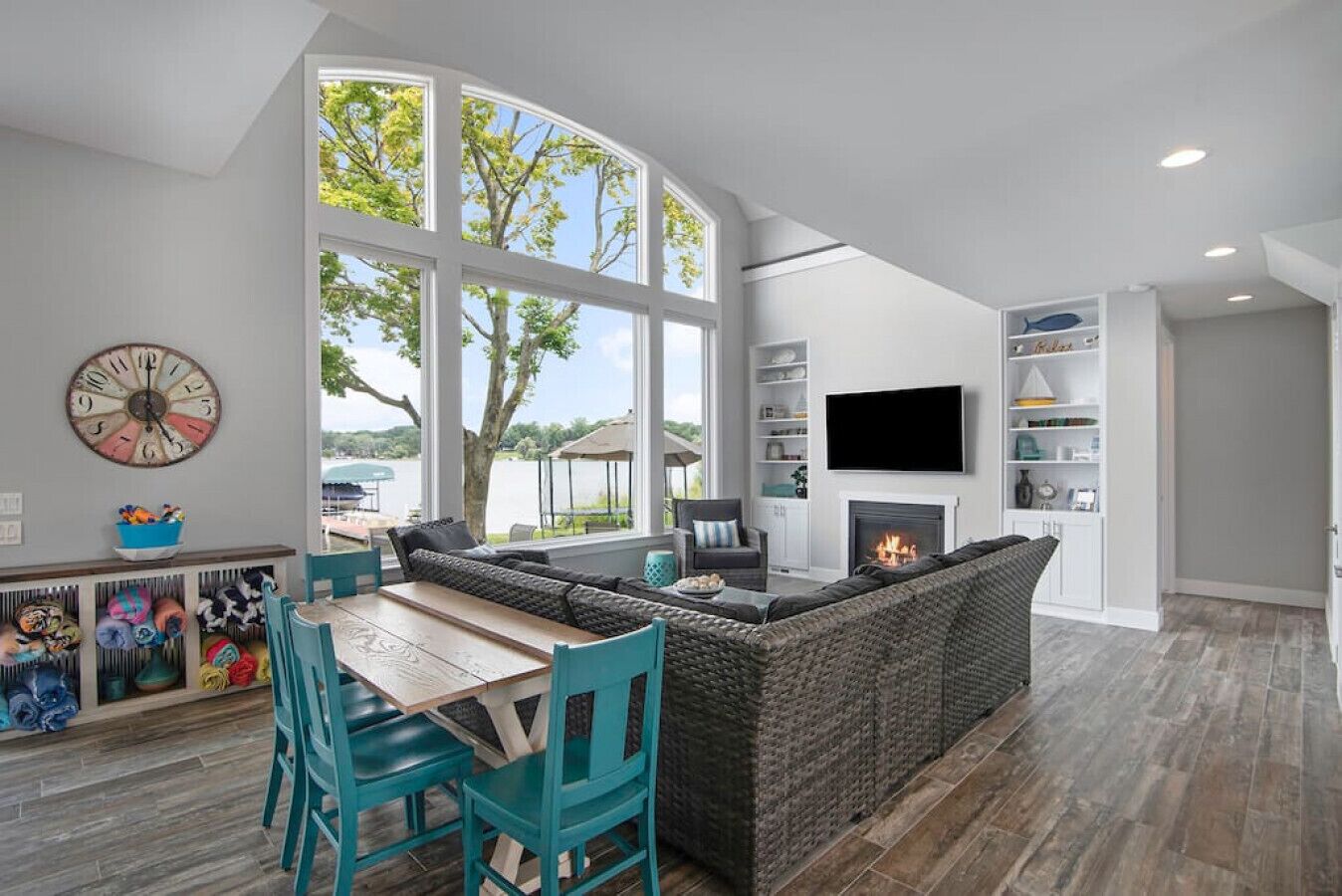 Smart TV, fireplace, DVD player, books