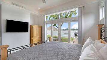 4 soveværelser, skrivebord, strygejern/strygebræt, weekendseng