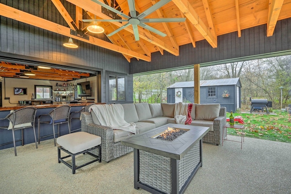 Zanesville Vacation Rental | 3BR | 3.5BA | 2,150 Sq Ft | Stairs Required