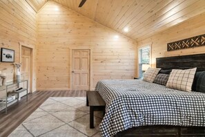 4 bedrooms, iron/ironing board, free WiFi, bed sheets