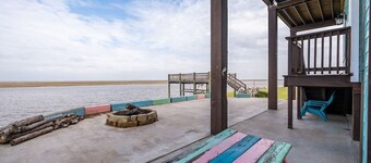 Spacious Home on ICW w/ Fabulous Patios on Sargent Beach & ICW Side!