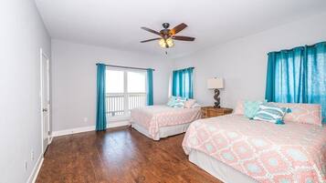 4 bedrooms, travel crib, bed sheets