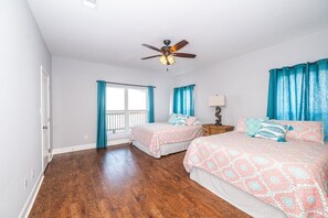 4 bedrooms, travel crib, bed sheets