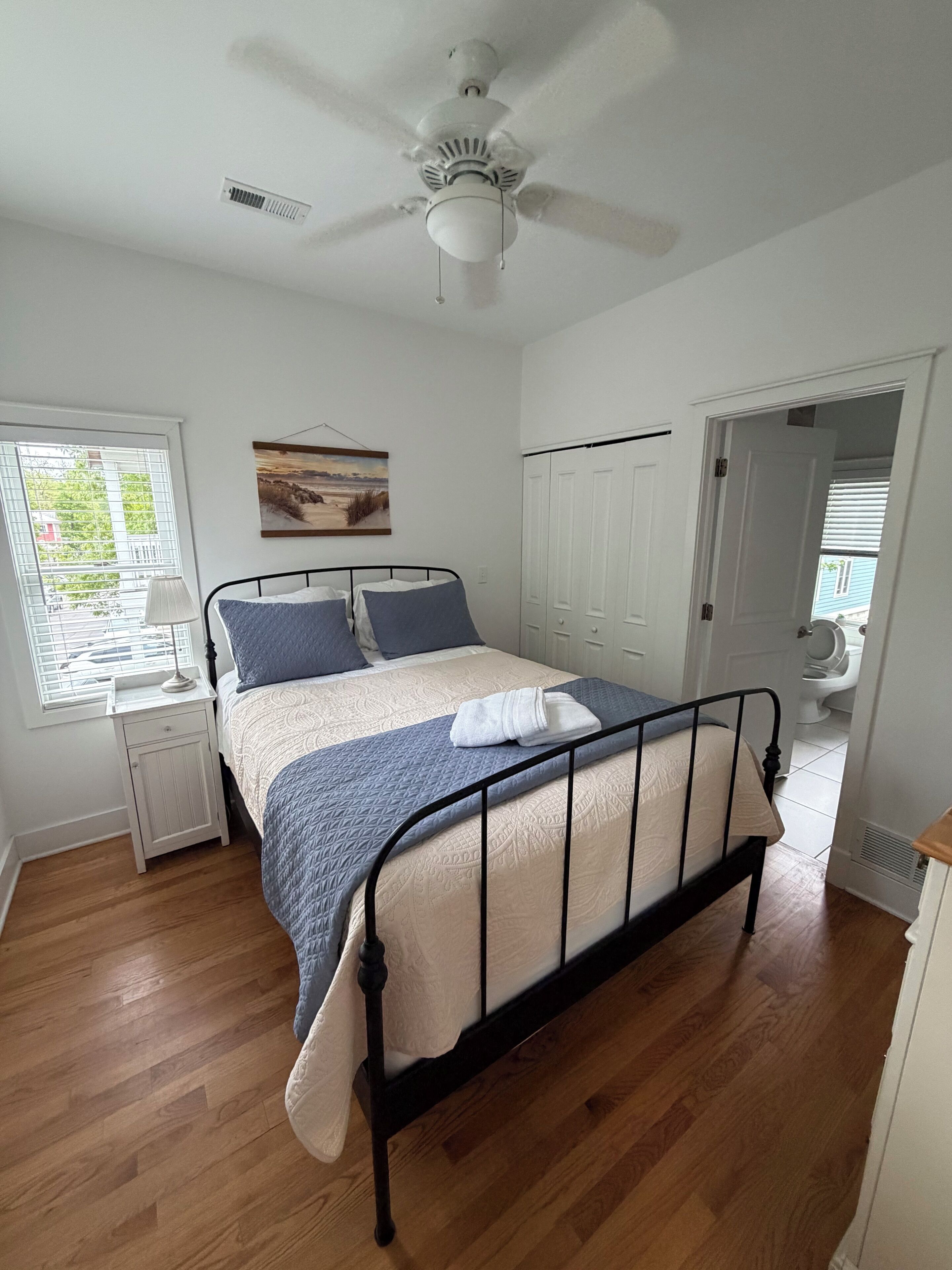 2 bedrooms, travel cot, free WiFi, bed sheets