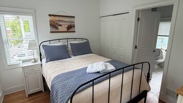 2 bedrooms, travel cot, free WiFi, bed sheets