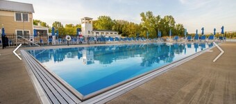 Sweet Inn Coach House near beautiful beach on Lake Michigan in Beachwalk