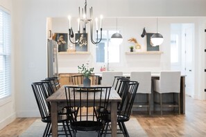 Dining - Lux 4BR Downtown Home Walk Rose District Sleeps 10 (Broken Arrow)