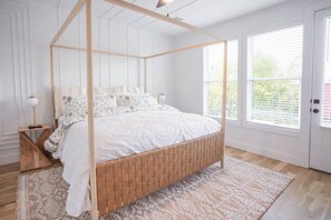 4 habitaciones, tabla de planchar con plancha, cuna de viaje y wifi 