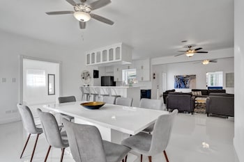 La Serre Miami Home & Private Pool Near Aventura Mall