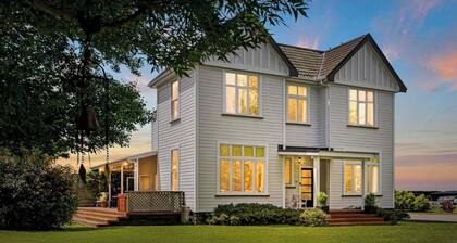 Warm and welcoming, private one bedroom on a lifestyle property.