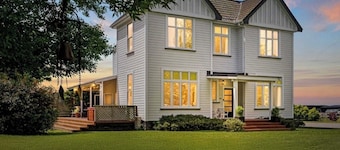 Warm and welcoming, private one bedroom on a lifestyle property.