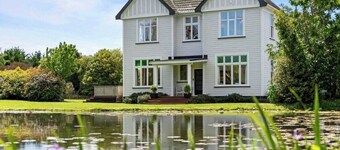 Warm and welcoming, private one bedroom on a lifestyle property.