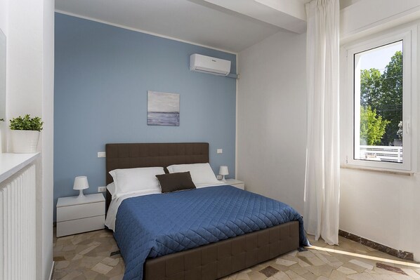 2 Schlafzimmer, Bügeleisen/Bügelbrett, Reisekinderbett, Bettwäsche