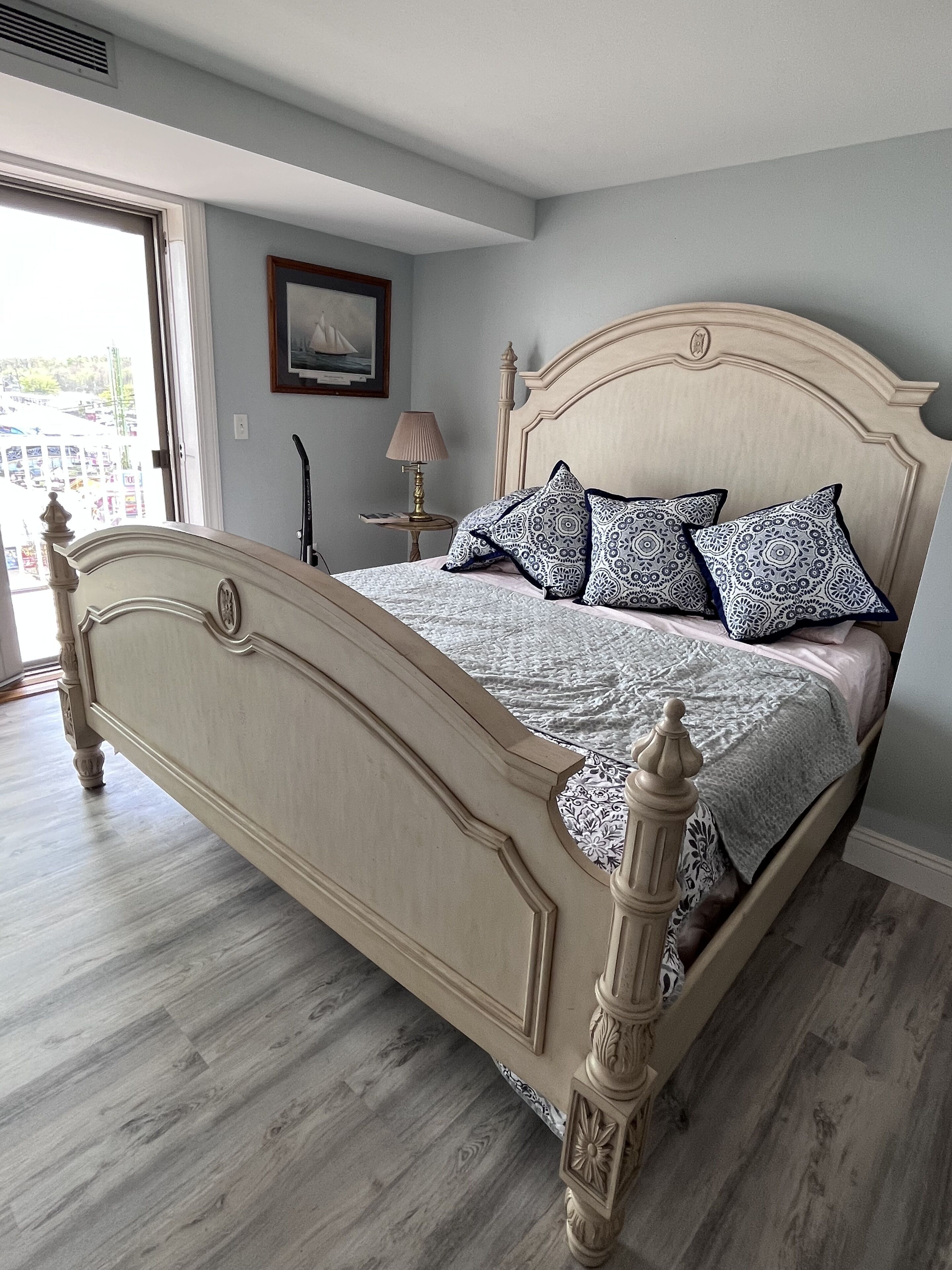 3 bedrooms, free WiFi, bed sheets, wheelchair access